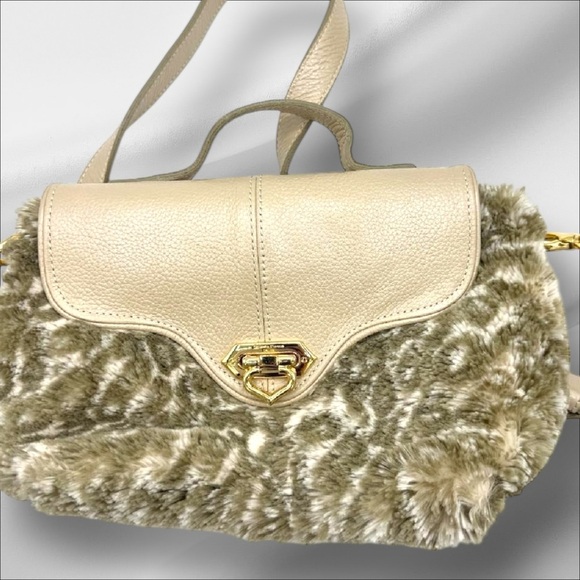 Samantha Thavasa Deluxe Faux Fur & Leather Top Handle Shoulder Bag - Picture 10 of 10